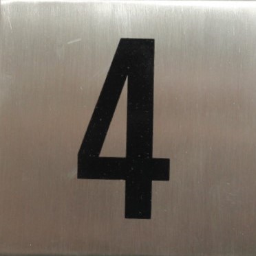 SEÑALETICA NÚMERO 4 CUADRADO (Venta hasta agotar stock)